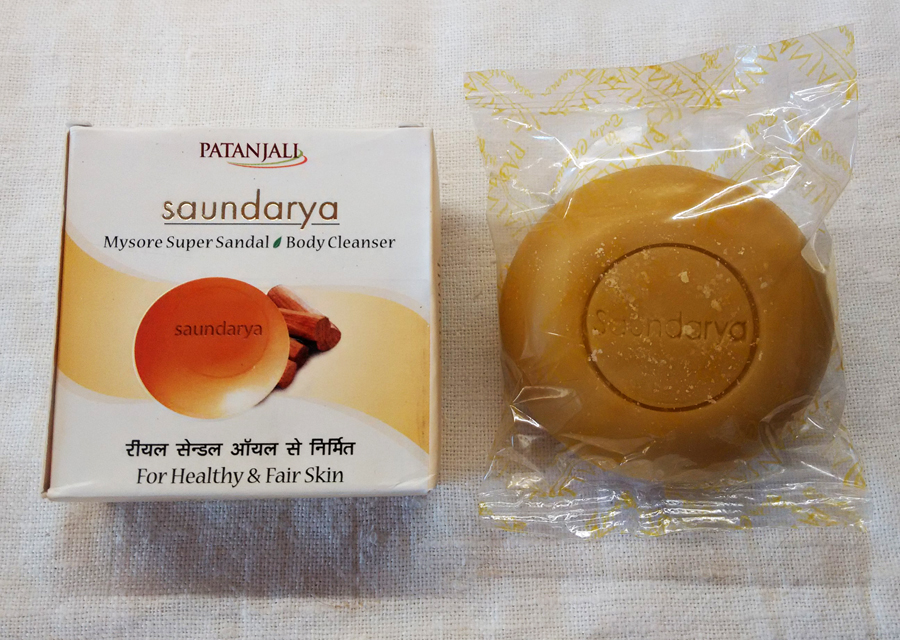 мило Saundarya Patanjali з сандалом